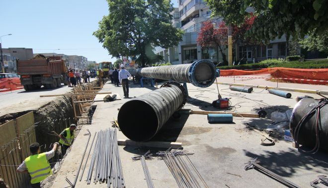 Avarie pe conducta de alimentare cu apă. O bandă de circulație a fost blocată - lucrariraja15-1592808694.jpg