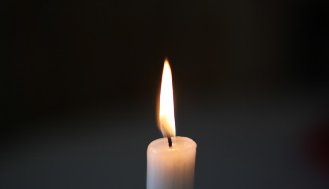 Tragedie la rugby / A murit antrenorul Nicușor Dinu - lumanare-1327646601.jpg