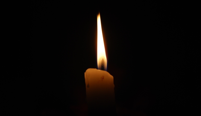 A murit un muzeograf de la MINAC - lumanare-1468568140.jpg