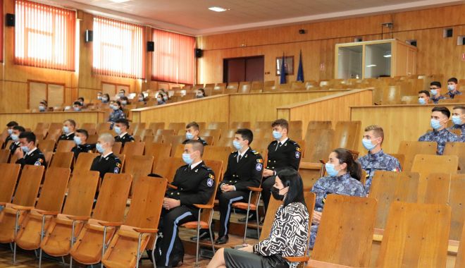 „Lumea de sub navă”, la Colegiul Național Militar „Alexandru Ioan Cuza” - lumeadesubnava-1633019074.jpg