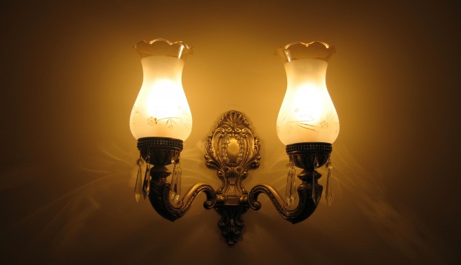 Vezi aici unde va fi oprit curentul electric mâine - lumina-1320575070.jpg