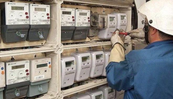 Prețul mediu al energiei electrice va scădea cu circa 1,9% la clienții casnici, de la 1 ianuarie 2017 - lumina-1482250989.jpg