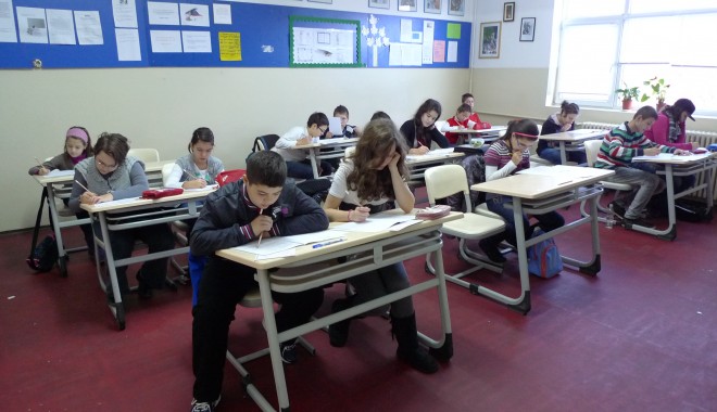 Premieră la Concursul Național de Matematică Lumina MATH - luminamath-1352901503.jpg