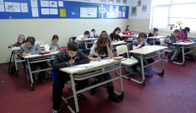 Record de elevi înscriși la Concursul Național de Matematică LuminaMATH - luminamath-1352914788.jpg