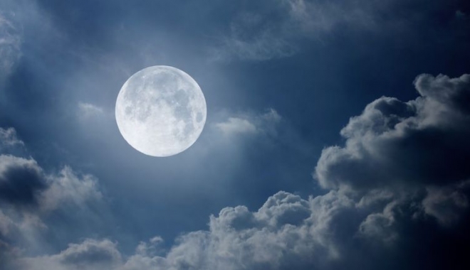 În 15 ani Rusia vrea să își facă o bază pe lună - luna-1479563165.jpg