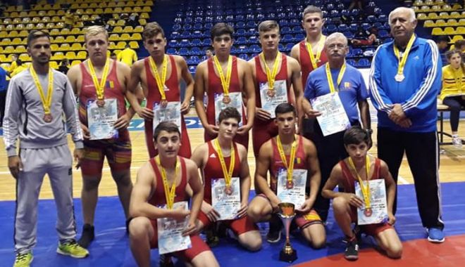 Luptătorii constănțeni, locul trei  la Campionatul Național pe echipe - luptatorii-1539702452.jpg