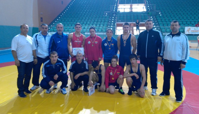 Luptătorii constănțeni, cei mai tehnici la Campionatul Național - lupte-1367340526.jpg