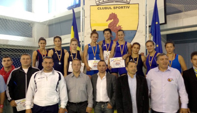 După 20 de ani, din nou pe podium! - lupte-1380648607.jpg