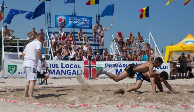 Campionatul Mondial de lupte pe plajă: România, 13 medalii la categoria de juniori - lupte-1434211738.jpg