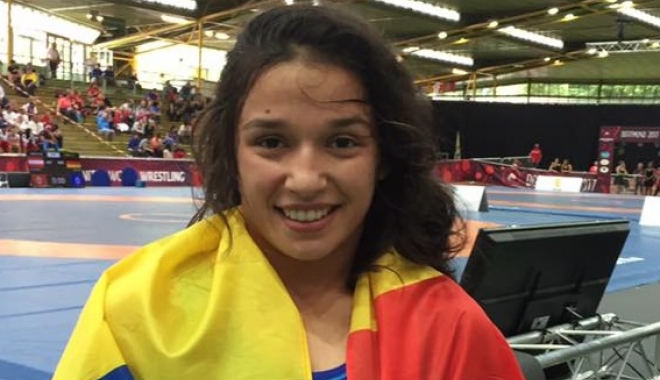 Două luptătoare din România, pe podiumul Campionatelor Europene de juniori - lupte-1498828671.jpg