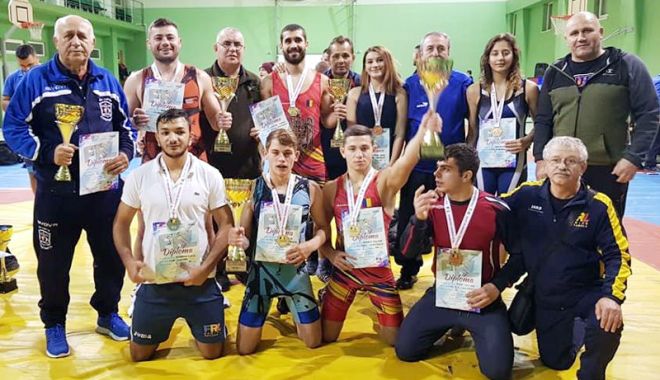 Luptătorii constănțeni,  pe podium la Cupa României - lupte-1543940829.jpg