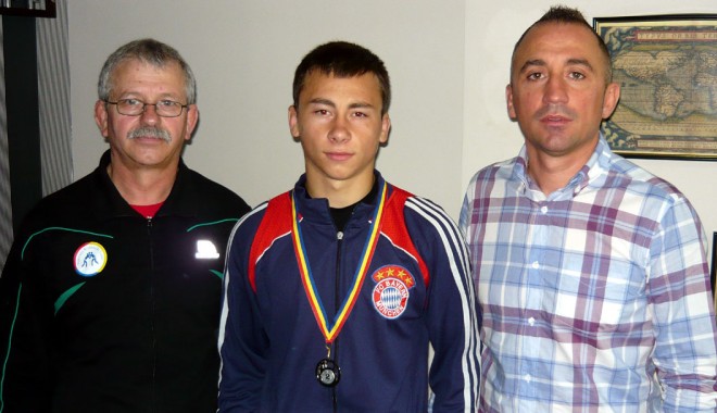 Medalii pentru LPS Constanța și CSS Mangalia - lupte1-1338914534.jpg