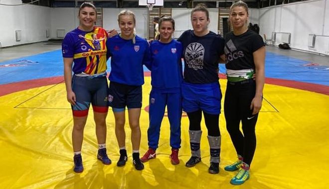 Lupte / Lotul naţional feminin al României, cantonament în Poiana Braşov - lupte612-1607275190.jpg