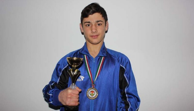 Luptător constănțean, accidentat la coloană - lupteozgeanaccidentat-1366919529.jpg