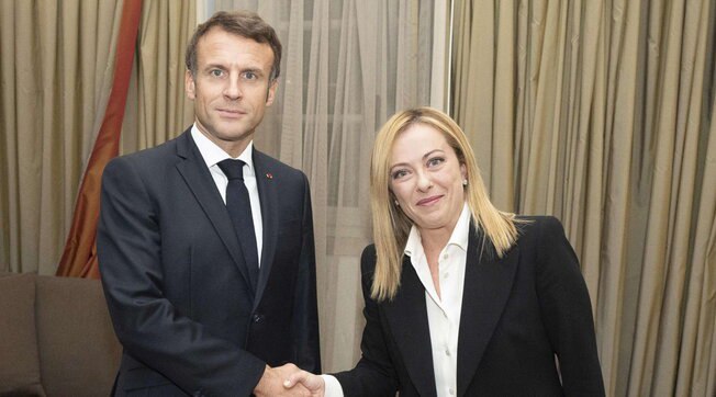 Emmanuel Macron şi Georgia Meloni au avut un schimb de opinii înaintea summitului UE din februarie - macron-1674048213.jpeg