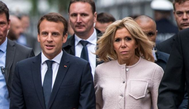 Brigitte Macron îi dă în judecată pe cei care susțin conspirația conform căreia s-a născut bărbat - macronjudecata-1640200466.jpg