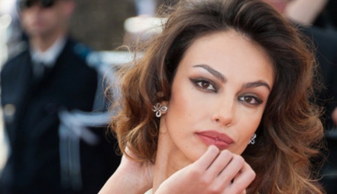 Mădălina Ghenea, înlocuitoarea lui Naomi Campbell - madalinagheneacelebslawlesspremi-1360535809.jpg