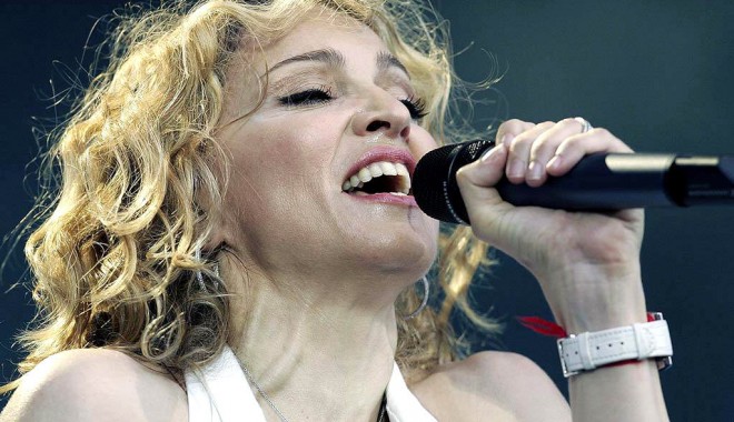 Madonna are cinci clone! - madonna-1333122454.jpg