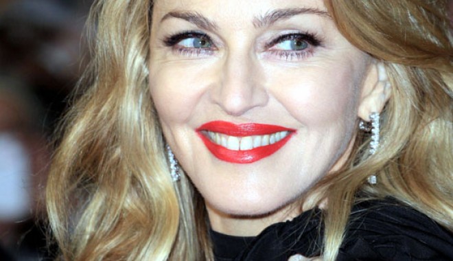 Madonna, violată pe când încerca  să se afirme - madonna-1381064330.jpg