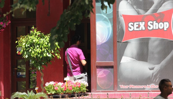 Un patron-surpriză de sex-shop cu 