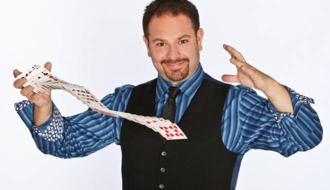 Cel mai tare magician.  E crezut și când nu trebuie - magician-1455285343.jpg
