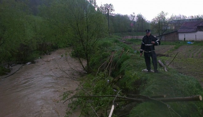 Ministerul Afacerilor Interne, pregătit să intervină în județele afectate de inundații - mai-1401543656.jpg
