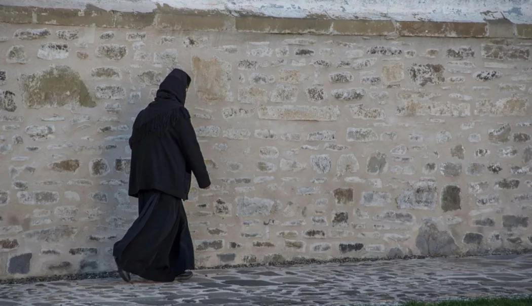 Falsă spiritualitate. Maici pe TikTok cer bani pentru dezlegări și ghicitori - maicute-tiktok-1773659106.webp