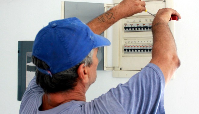 Mai multe localități din județ, fără curent electric - maimultelocalitaticurent-1386515510.jpg