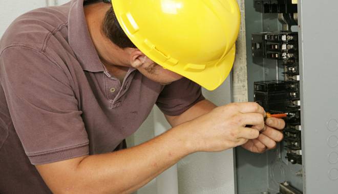Mai multe zone din Constanța, fără curent electric, astăzi - maimultezonecurent-1416851219.jpg