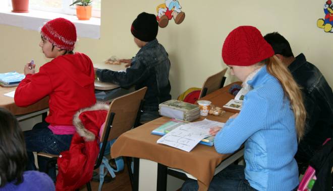 Mai mulți bani pentru educație - maimultibanieducatie-1451317711.jpg