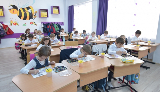 Mai mulți bani pentru școli. Crește  costul standard  per elev - maimultibanipentruscoli-1514902766.jpg