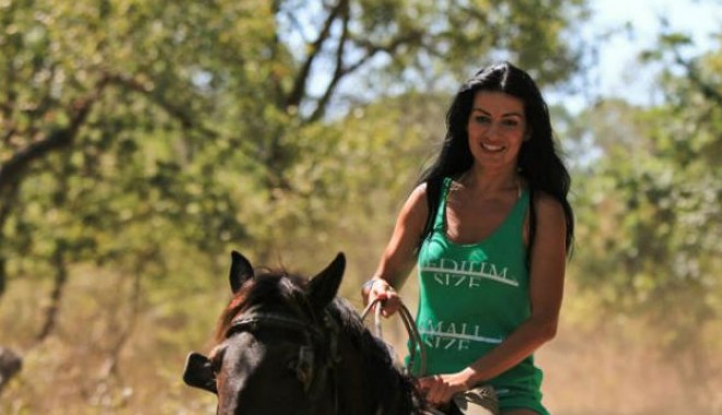 Silvia De la Vegas, aventură călare, în Delta Dunării - mainsilvia-1315827543.jpg