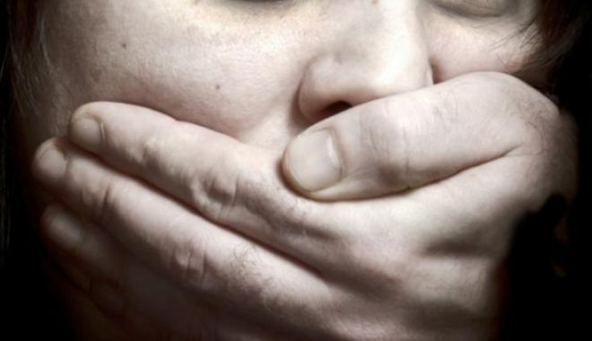 Victima unui viol, incediată în timp ce se îndrepta spre tribunal - mairaucanindiaromancaviolataingr-1575550356.jpg