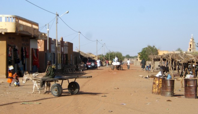 MAE recomandă cetățenilor români să evite călătoriile în Mali - mali-1333992187.jpg