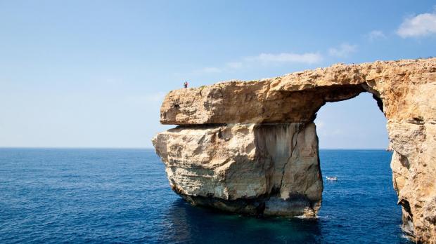 Unul dintre simbolurile naturale ale Maltei, ce atrăgea anual sute de mii de oameni, s-a prăbușit - malta-1489077902.jpg