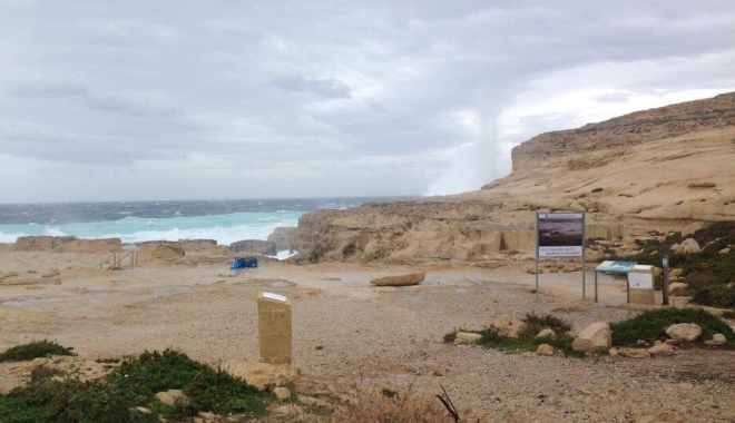 Unul dintre simbolurile naturale ale Maltei, ce atrăgea anual sute de mii de oameni, s-a prăbușit - malta2-1489077940.jpg