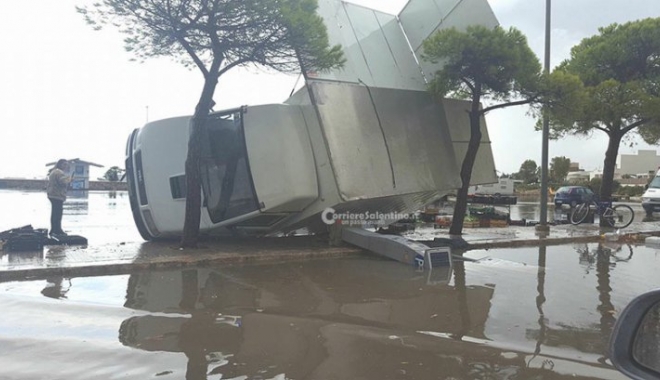 Stare de calamitate în Italia. Asistență MAE pentru românii afectați UPDATE - maltempo3538825001-1505111365.jpg