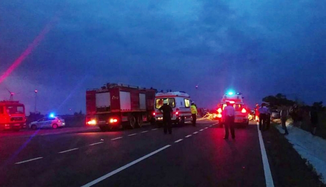 Mamă și fiică, băgate în mormânt de o depășire riscantă. Cum s-a petrecut accidentul soldat cu trei morți - mama-1465836469.jpg