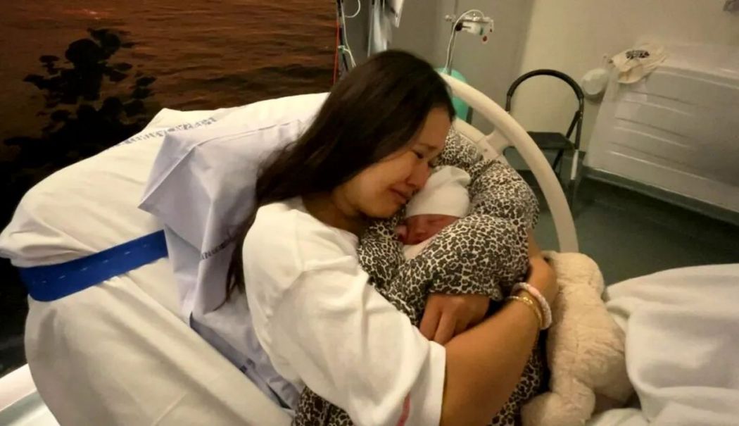 Caz șocant! Nou-născut, luat la o oră după naștere, de la mamă, pe motiv că aceasta ar avea traume - mama-1756208752.jpg