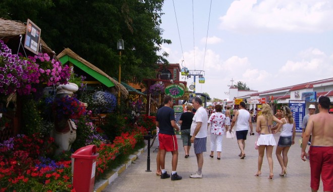 Pe urmele evaziunii fiscale  din turism - mamaia-1337293280.jpg