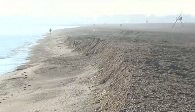 Plaja din Mamaia care i-a nemulțumit pe turiști începe să se îngusteze. În 3 ani, 40 de metri de plajă vor dispărea în mare - mamaia-1639071930.jpg