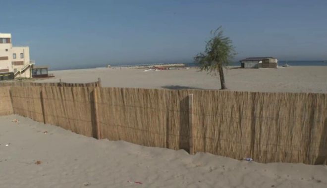 Motivul pentru care la Mamaia au început să apară garduri din stuf. Vor fi montate pe tot litoralul