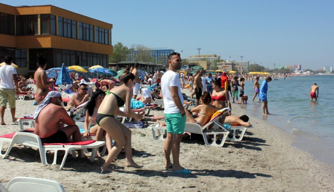 Ce a însemnat minivacanța  de 1 Mai și Paște pentru litoral - mamaia1mai-1367940397.jpg