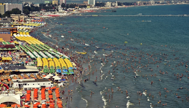 Vouchere de vacanță. Românii au cumpărat sejururi de 3,8 milioane de euro - mamaialitoralmediafax-1499862782.jpg