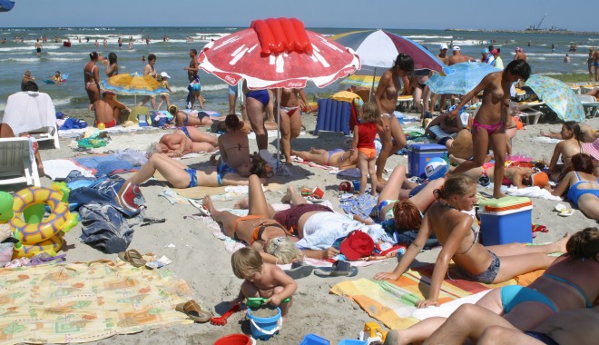 DJS Constanța / Câți turiști au ajuns la mare până la sfârșitul lui iulie - mamaiaplajaaglomeratieturisti15-1347875934.jpg