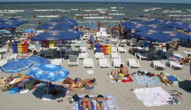 CANICULĂ LA CONSTANȚA. Disconfortul termic, aproape de pragul critic - mamaiaplajaaglomeratieturisti18-1437903332.jpg