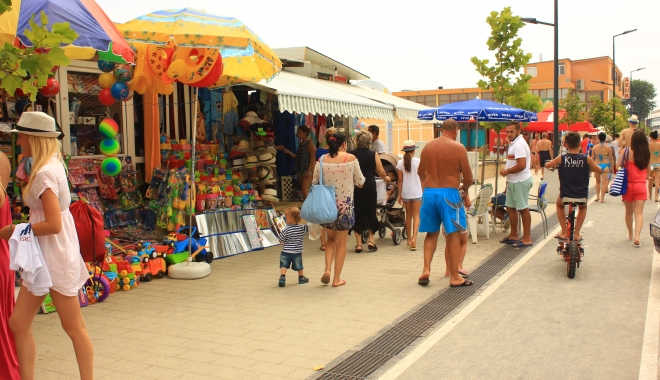 Când are loc licitația pentru amplasamentele din Bazarul Perla - mamaiapromendazonaperla4-1492782016.jpg
