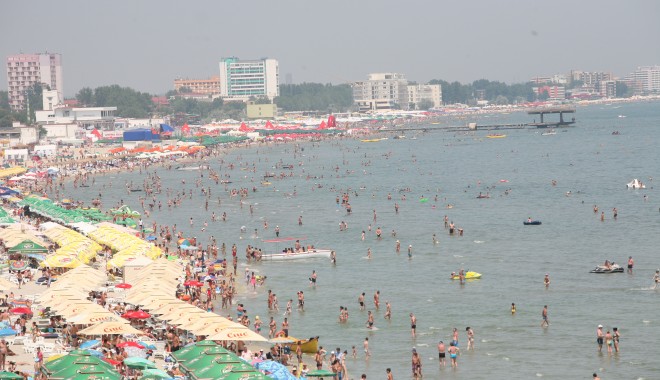 Tendințe turism / All inclusive-ul, tot mai căutat. 13 hoteluri de pe litoral oferă astfel de servicii - mamaiavazutadesusturisti17-1374064650.jpg