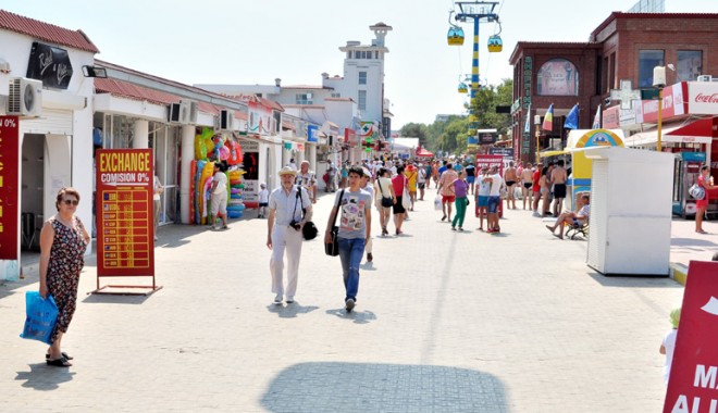 Stațiunea Mamaia a împlinit 106 ani - mamaiazonacazino11-1344872877.jpg