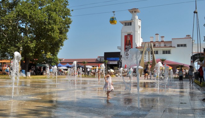 Stațiunea Mamaia, destinația internă cea mai vândută - mamaiazonacazino691349275134-1377076643.jpg